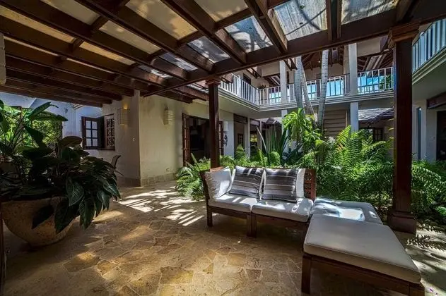 Golf and Beach Resort Villa With Beautiful Sunsets Pool Golf Cart and Service Staff - Oda