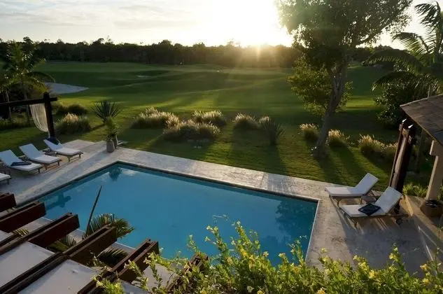Golf and Beach Resort Villa With Beautiful Sunsets Pool Golf Cart and Service Staff - Oda