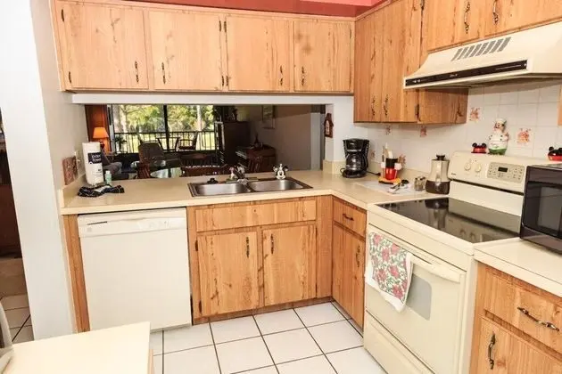 Golf Course View 2 Bedroom 2 Bath Condo! - Mutfak