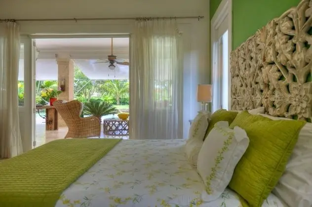 Golf-front Villa With Large Garden and Pool Area in Exclusive Beach Resort - Oda