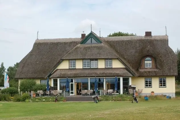 Golfcentrum Schloss Karnitz Rügen - 1
