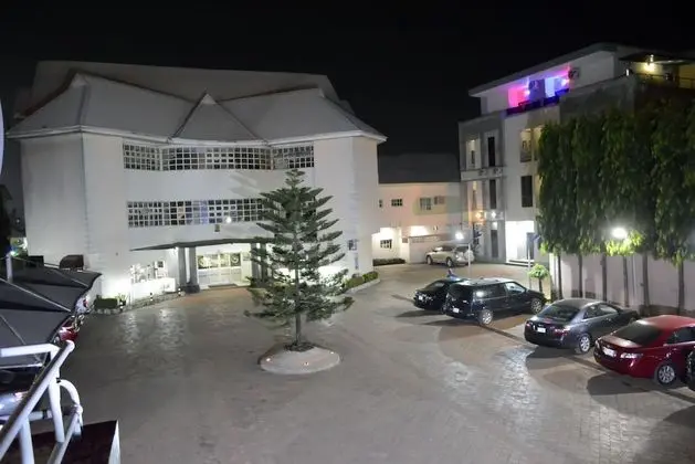 Golphins Suites and Hotels