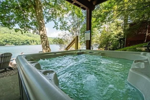 Gone Fish Inn - Spa