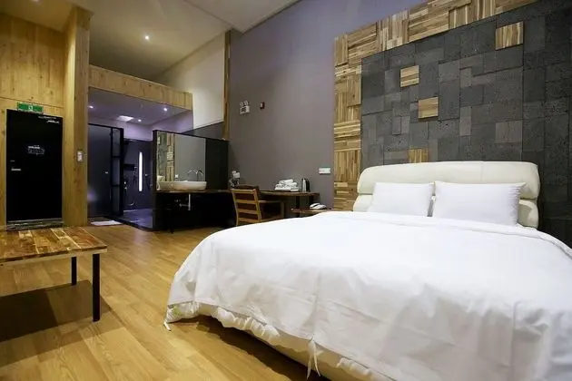 Gongju J2 Hotel