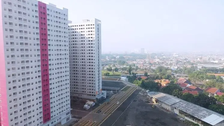 Good Apartment At Green Pramuka City