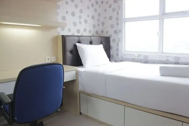 Good Choice 1BR Apartment at Parahyangan Residence - Öne Çıkan Resim