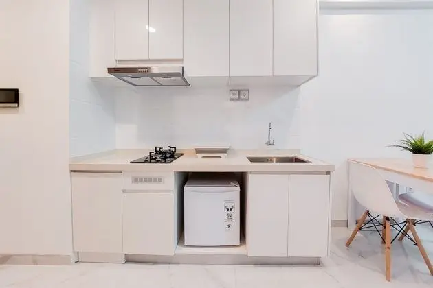 Good Deal 2BR Sky House BSD Apartment By Travelio - Mutfak