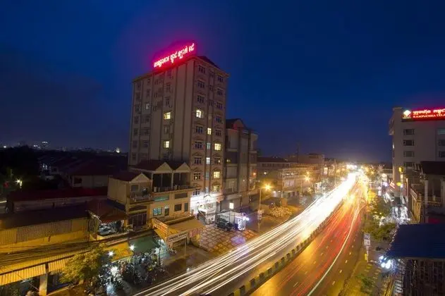 Good Luck Day Hotel