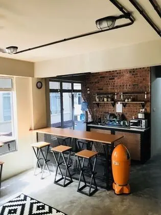 The Good Travelers Hostel at KLIA - Yerinde Yemek