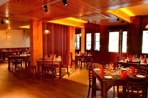 GOOD WOOD AIRPORT HOTEL - Yerinde Yemek