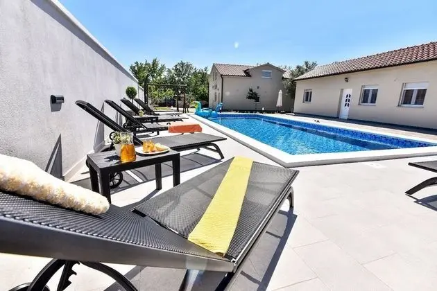 Gordana Mar - With Pool - A1