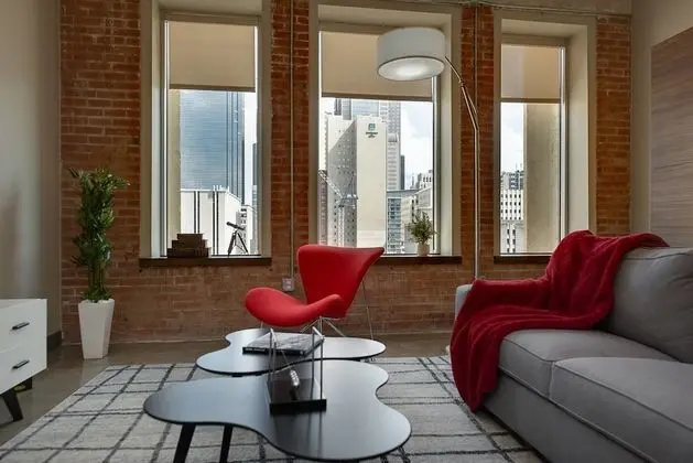 Gorgeous 1 Bedroom in Historic Building, Downtown - Oda Düzeni