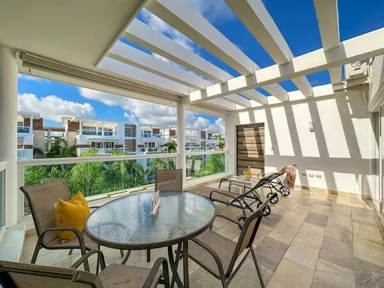 Gorgeous 1 BR PH Apartment w Jacuzzi