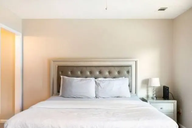 Gorgeous 2 bed and 2.5 bath Home - Oda