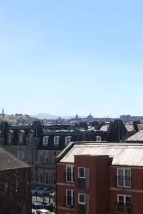 Gorgeous 2 Bedroom Apartment in Vibrant Leith With Amazing Views - Dış Mekan