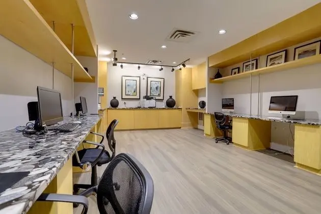 Gorgeous 2 Condo Ballston place w-GYM