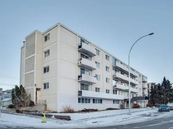 Gorgeous 2Br Condo w Parking Patio Coffee