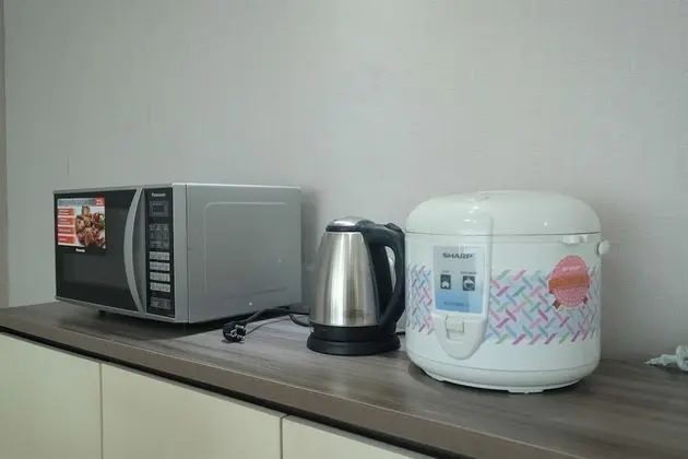 Gorgeous 2BR at Kemang Village Apartment - Mutfak Özellikleri
