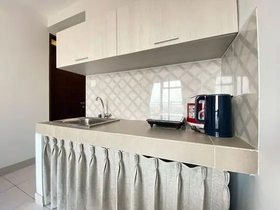 Gorgeous 2Br At Mekarwangi Square Cibaduyut Apartment - Mutfak