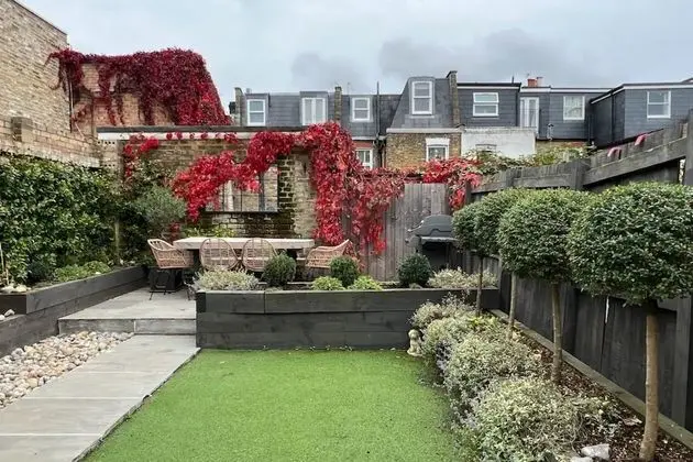Gorgeous 3 Bedroom Home in Quaint Southfields