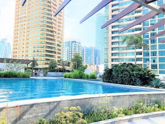Gorgeous 3 Bedrooms With Balcony in the Marina - Havuz