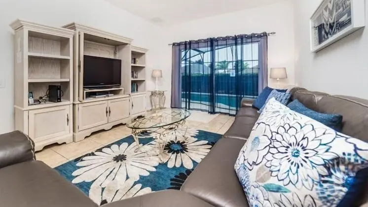 Gorgeous 4 Bedroom 2 Bath Pool Home Close to Disney - Öne Çıkan Resim