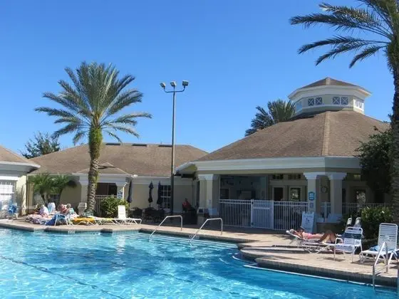 Gorgeous 4 Bedroom 3 Bath Pool Home in Windsor Palms Gated Resort - Havuz