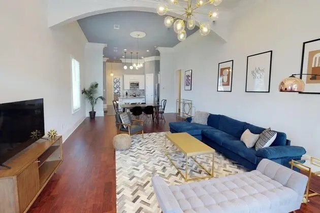 Gorgeous 4br/3.5ba in Historic Treme by Domio - Öne Çıkan Resim