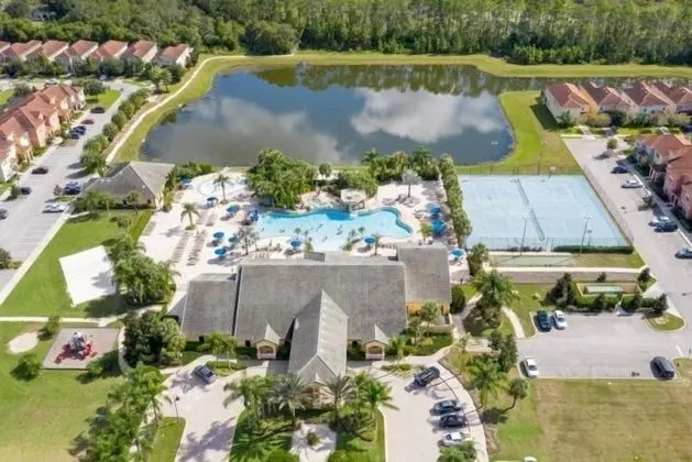 Gorgeous 5 Bed 4 Bath Townhome With Splash Pool in Paradise Palms - Havuz