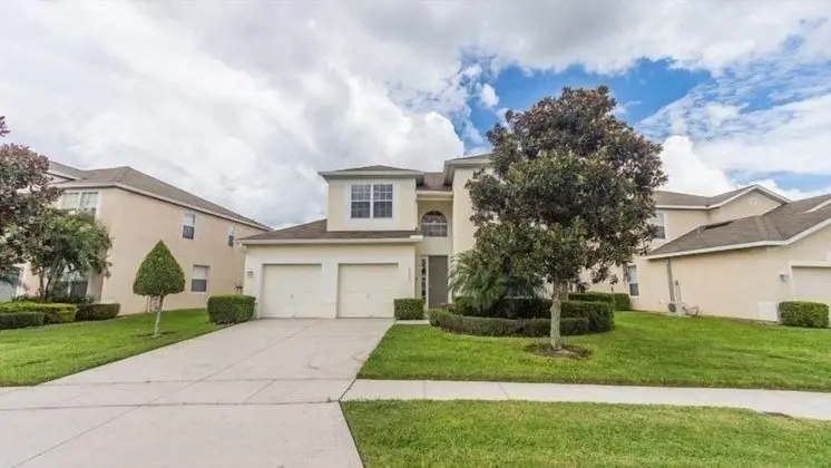 Gorgeous 5 Bedroom 5 Bath Pool Home in Windsor Hills