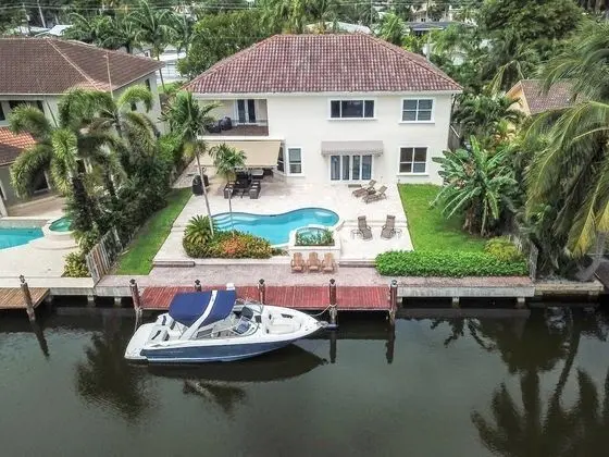 Gorgeous 5 Bedroom Home W Heated Pool Canal Front - Öne Çıkan Resim