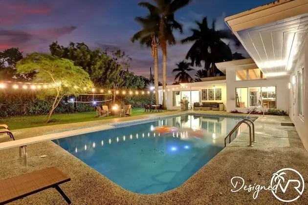 Gorgeous 5BR Home with Heated Pool