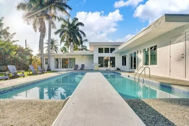Gorgeous 5BR Home with Heated Pool - Havuz