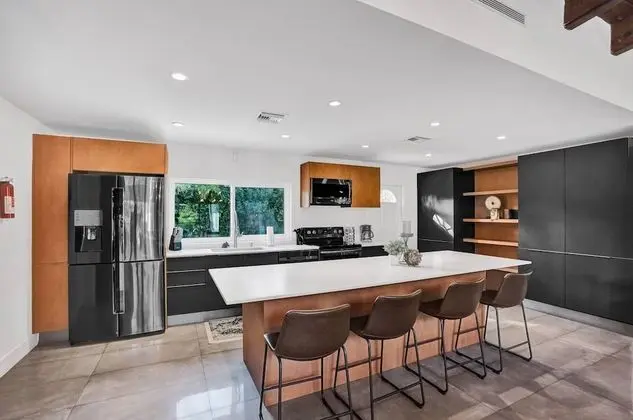 Gorgeous 5BR Home with Heated Pool - Mutfak