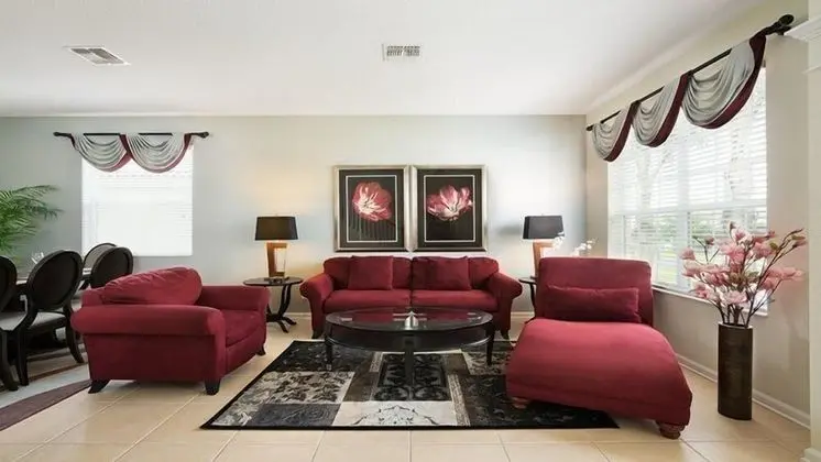 Gorgeous 6 Bedroom 4 Bath Pool Home in Windsor Hills Resort