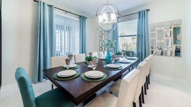 Gorgeous 6 Bedroom 5 Bath Pool Home in Story Lake Resort - Mutfak
