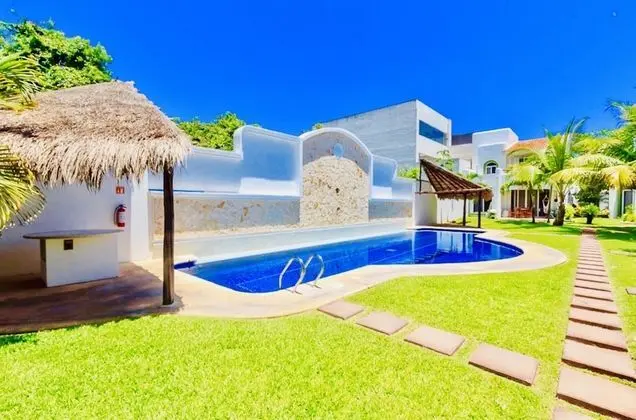 Gorgeous 8 People Villa With Pool Playacar Phase 2