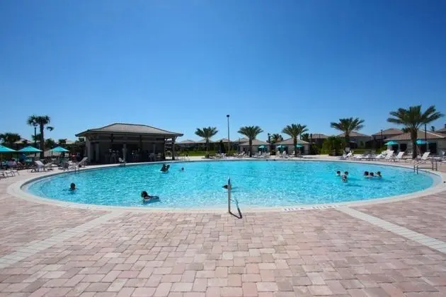 Gorgeous 9 Bedroom Pool Home Sleeps up to 24 People