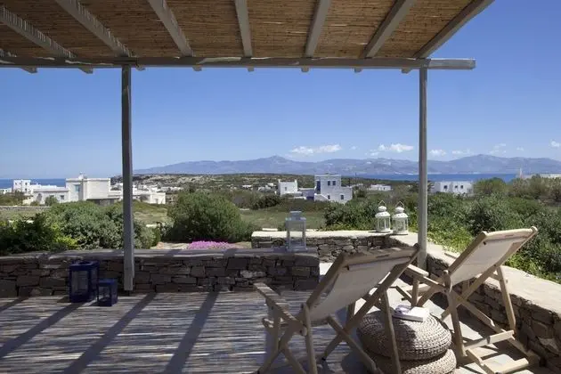 Gorgeous Villa - an Oasis for 8 People by VillaRentalsgr