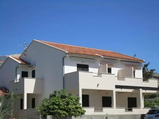 Gorgeous Apartment in Dalmatia With Parking - Dış Mekan