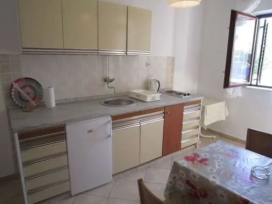 Gorgeous Apartment in Dalmatia With Parking - Mutfak