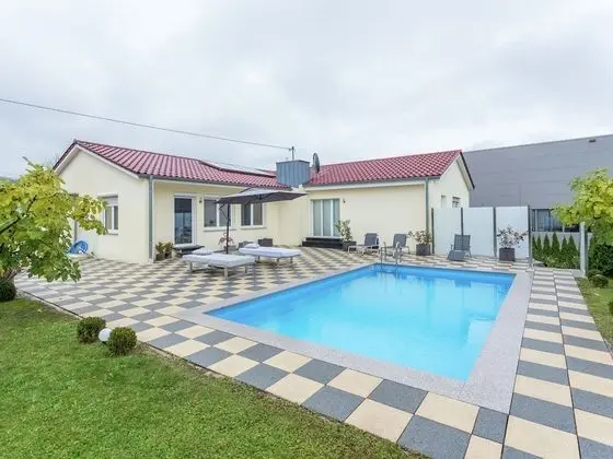 Gorgeous Apartment in Markdorf With Swimming Pool - Havuz