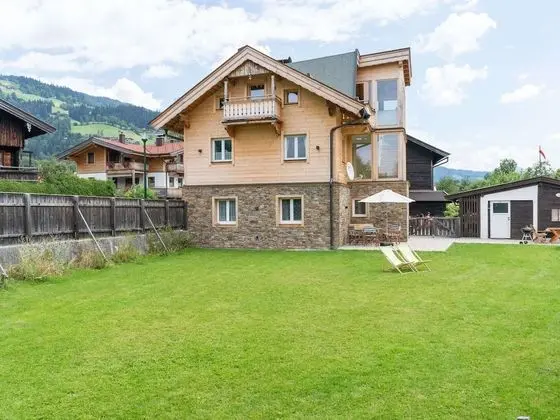 Gorgeous Apartment in Terrace, Garden, Barbecue, Deckchairs