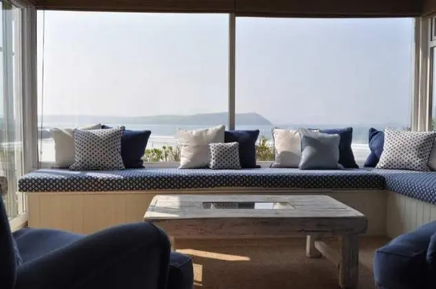 Gorgeous Apartments Only Yards From Polzeath Beach - Oda Düzeni