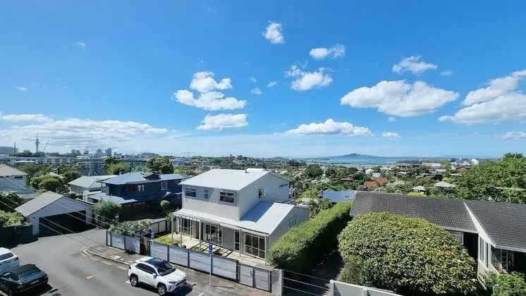 Gorgeous Apt Panoramic Views