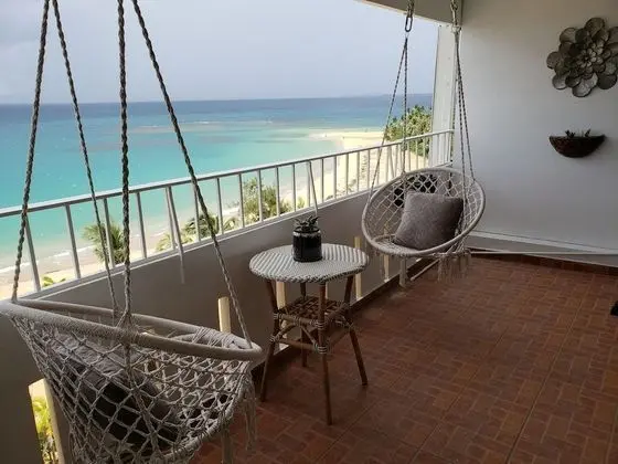 Gorgeous Beach Front Studio