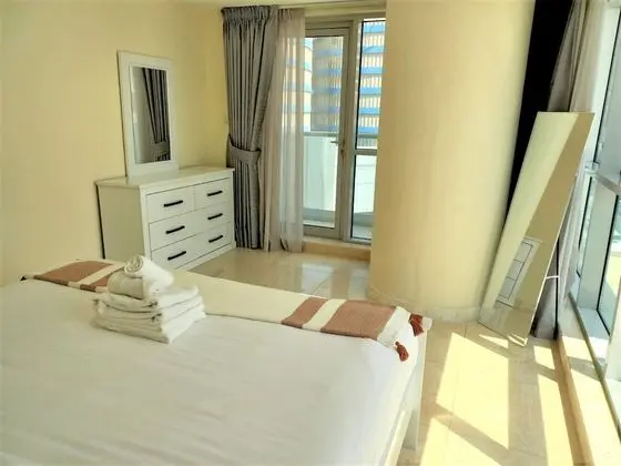 Gorgeous Business Bay Apartment With Balcony