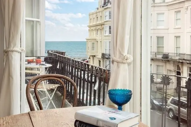Gorgeous Central Apartment With Sea Views