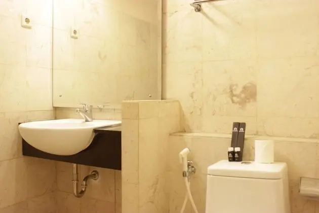 Gorgeous & Comfy 2Br At Braga City Walk Apartment - Banyo Tipleri