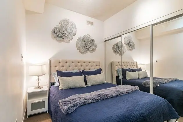 Gorgeous Condos in Maple Leaf Square - Oda